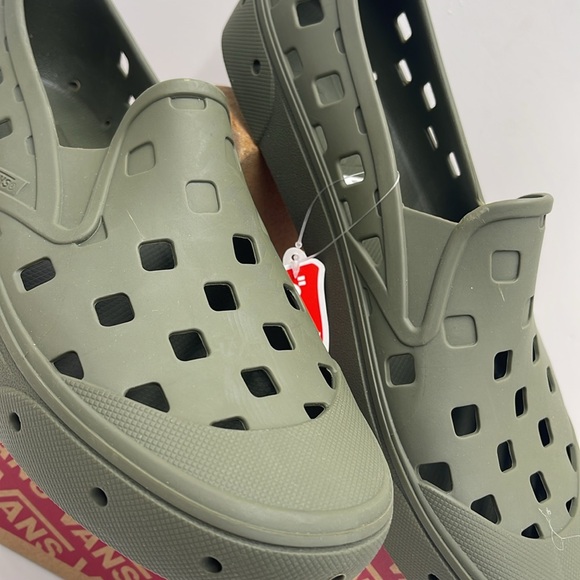 Vans Men’s Slip-On Trk
Grape Leaf
VN0A5HF850K
Sneakers - Picture 6 of 16